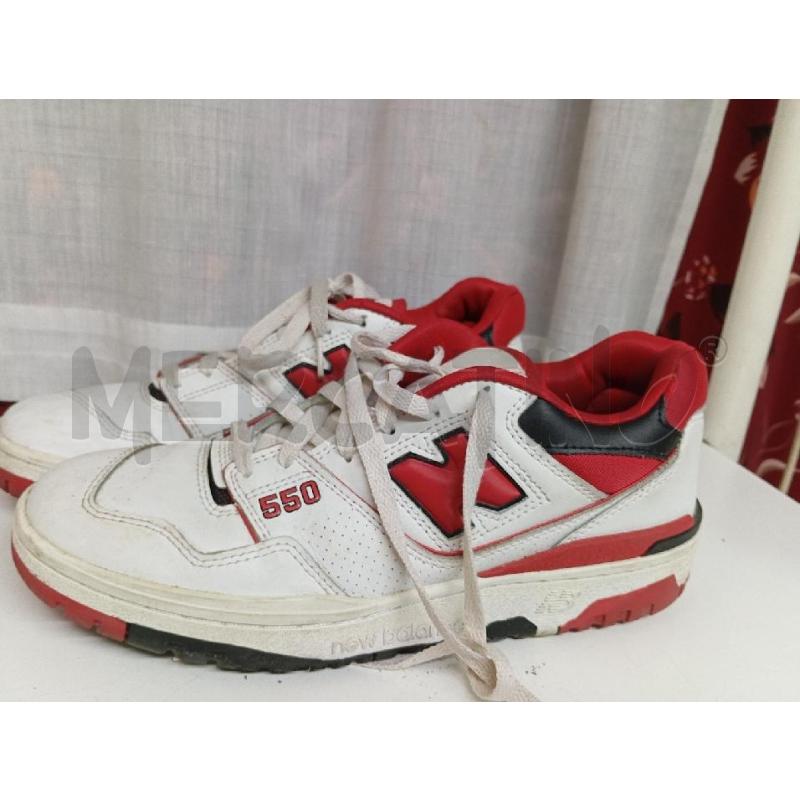 SCARPE UOMO NEW BALANCE BIANCHE ROSSE | Mercatino dell'Usato Montemurlo 2
