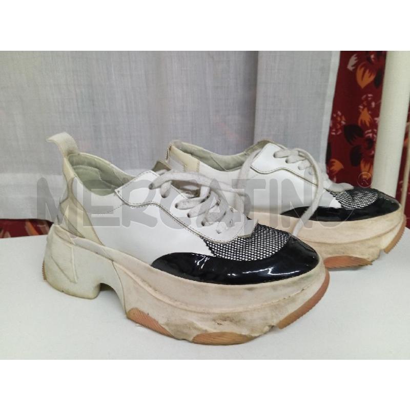 SNEAKERS DONNA PATRIZIA PEPE BIANCHE E NERE | Mercatino dell'Usato Montemurlo 1