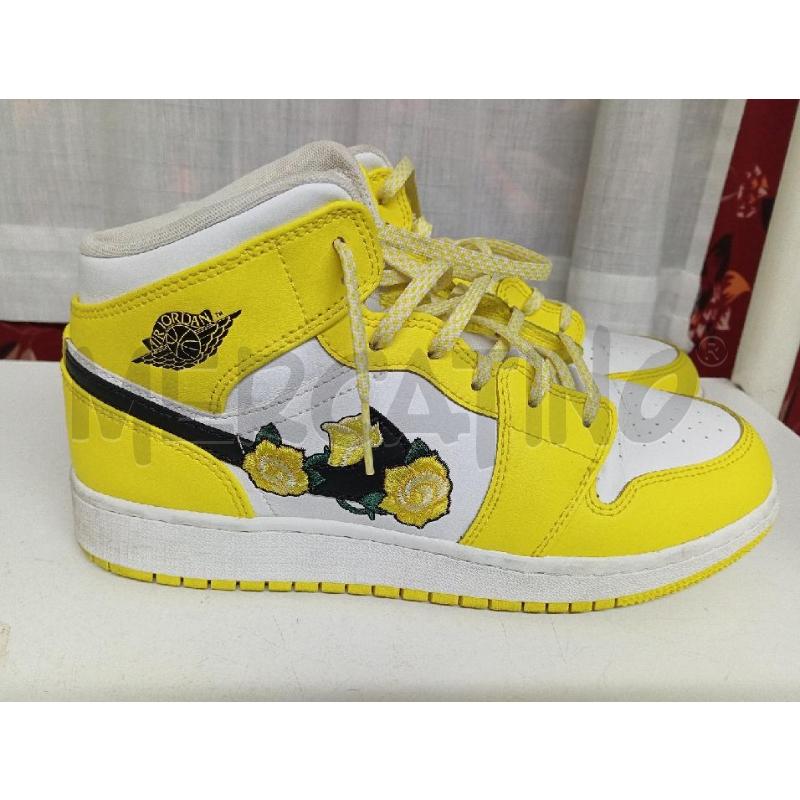 STIVALETTI DONNA NIKE JORDAN GIALLE A FIORI (SENZA SOLETTE) | Mercatino dell'Usato Montemurlo 2