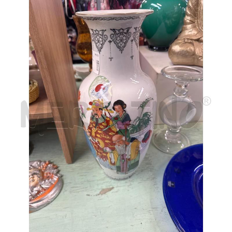VASO STILE CINESE BIANCO | Mercatino dell'Usato Montemurlo 2