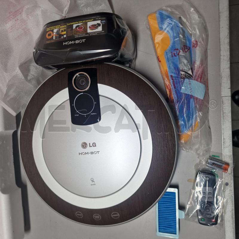 ROBOT LG HOM-BOT ASPIRA E LAVA | Mercatino dell'Usato Pavia 3