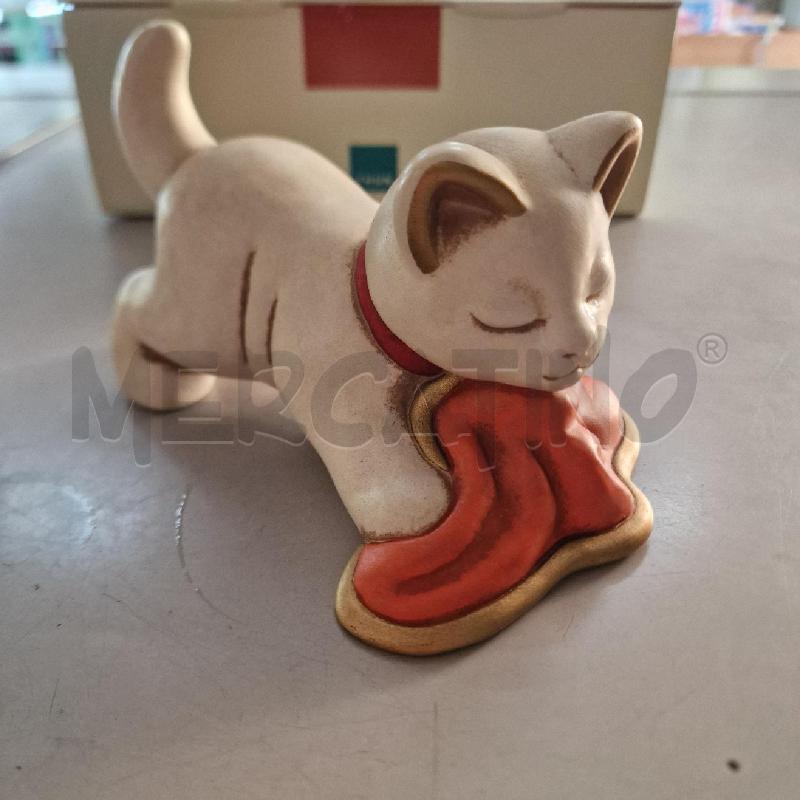 THUN GATTO MICIO CON COPERTA ROSSA | Mercatino dell'Usato Pavia 1