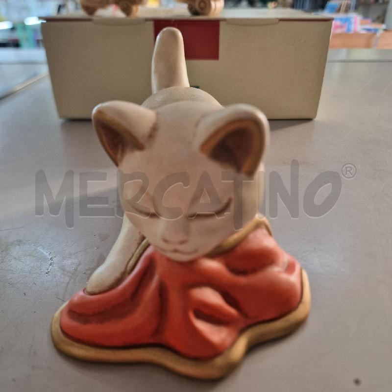 THUN GATTO MICIO CON COPERTA ROSSA | Mercatino dell'Usato Pavia 3