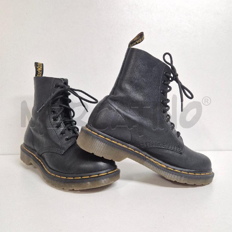 ANFIBI DONNA DR MARTENS NERI PELLE MARTELLATA | Mercatino dell'Usato Cervia 3