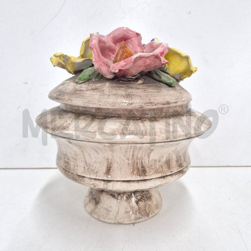 CENTROTAVOLA VASO BEIGE SFUMATO CON COPERCHIO FIORI IN CERAMICA | Mercatino dell'Usato Cervia 1