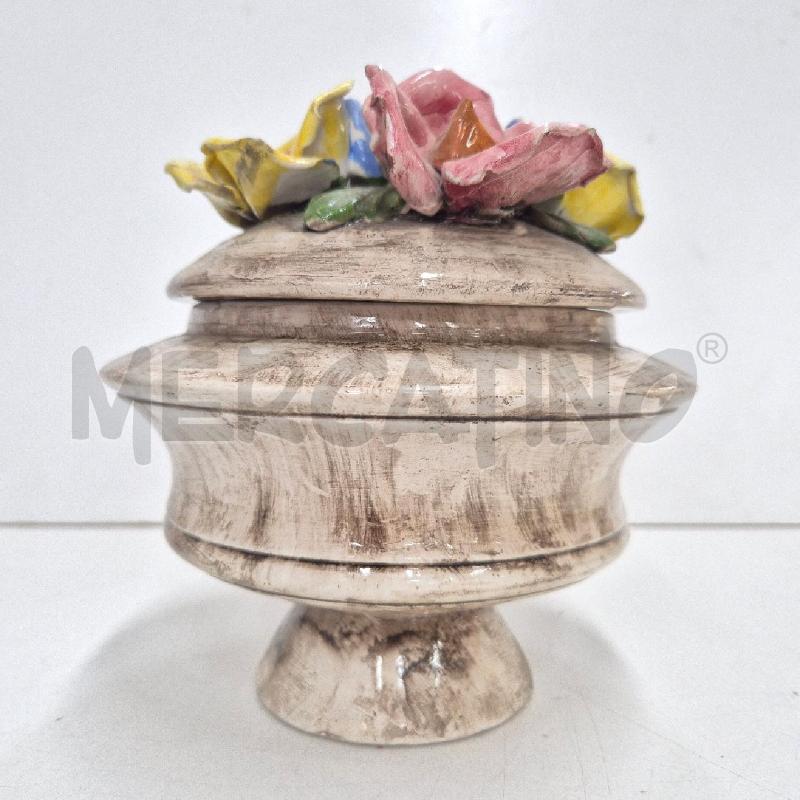CENTROTAVOLA VASO BEIGE SFUMATO CON COPERCHIO FIORI IN CERAMICA | Mercatino dell'Usato Cervia 3
