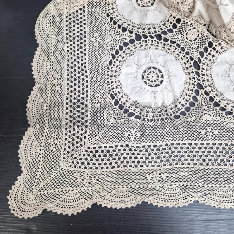 COPRI TAVOLO UNCINETTO E STOFFA BEIGE 240X270  | Mercatino dell'Usato Cervia 2