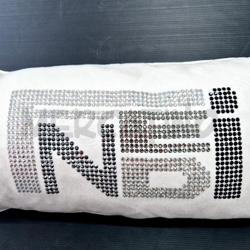 CUSCINO BIANCO FENDI STRASS MODELLO RENE | Mercatino dell'Usato Cervia 2