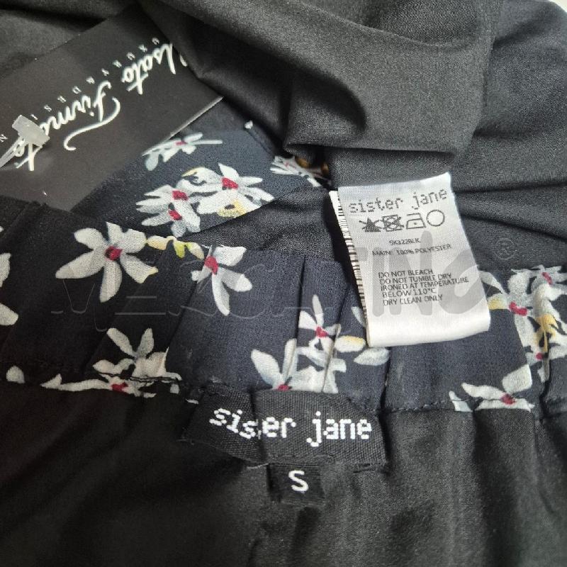 GONNA SISTER JANE NERA MARGHERITE A BALZE | Mercatino dell'Usato Cervia 5