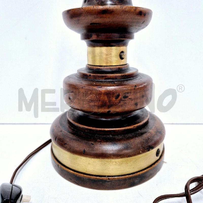 LAMPADA ABATJOUR BASE ROTONDA LEGNO CAPPELLO VETRO LAVORATO | Mercatino dell'Usato Cervia 2