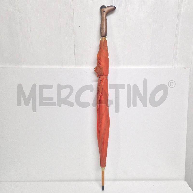 OMBRELLO ARANCIONE MANICO STIVALE | Mercatino dell'Usato Cervia 1