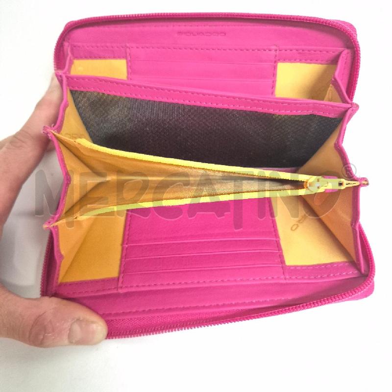 PORTA FOGLIO PIQUADRO FUCSIA TRAFORATO | Mercatino dell'Usato Cervia 4