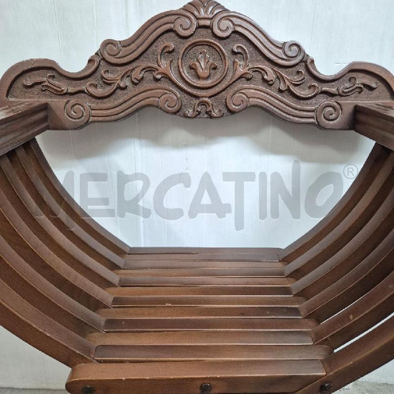 SEDIA SAVONAROLA LEGNO TESTA DI LEONE | Mercatino dell'Usato Cervia 2