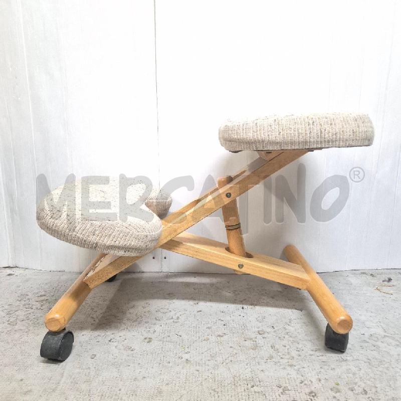 SGABELLO SEDIA ERGONOMICA IN LEGNO CHIARO | Mercatino dell'Usato Cervia 2