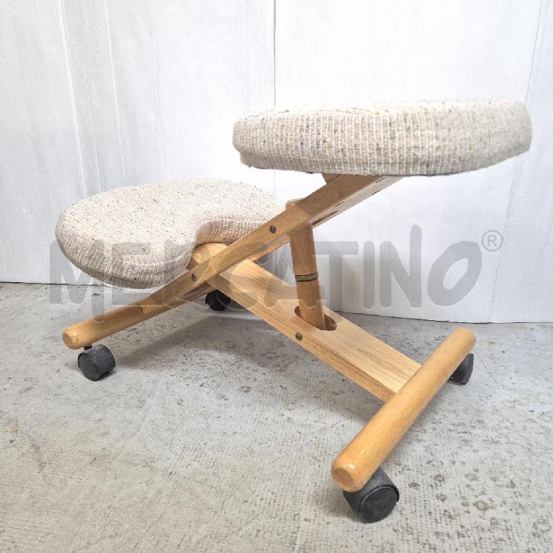 SGABELLO SEDIA ERGONOMICA IN LEGNO CHIARO | Mercatino dell'Usato Cervia 3