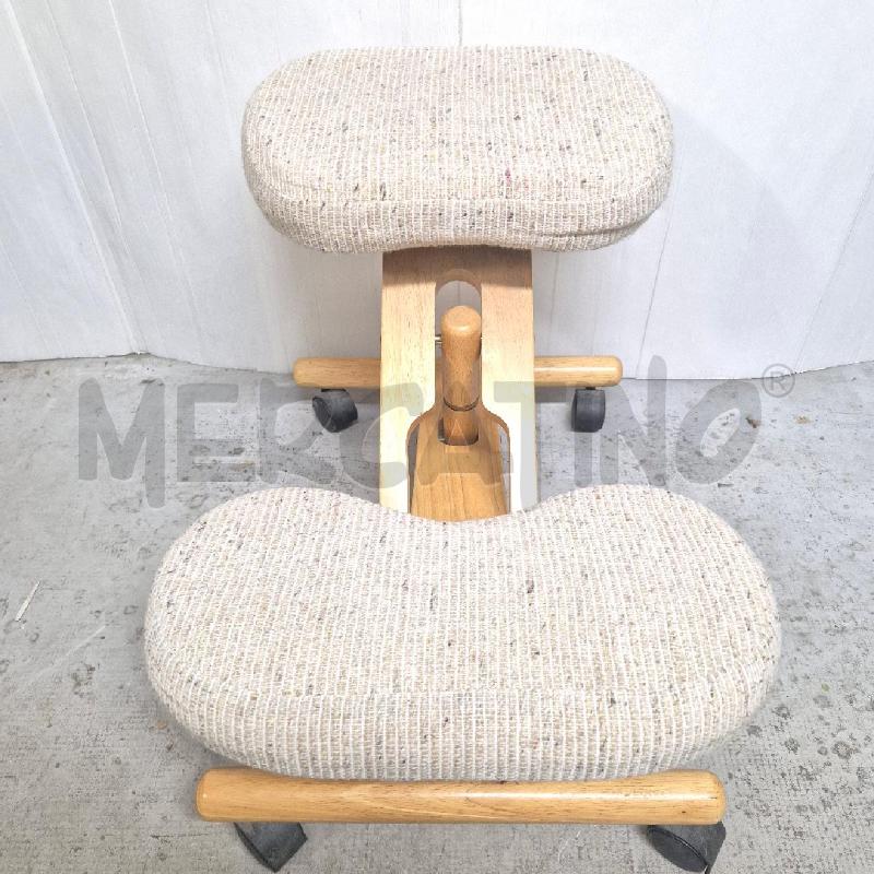 SGABELLO SEDIA ERGONOMICA IN LEGNO CHIARO | Mercatino dell'Usato Cervia 4