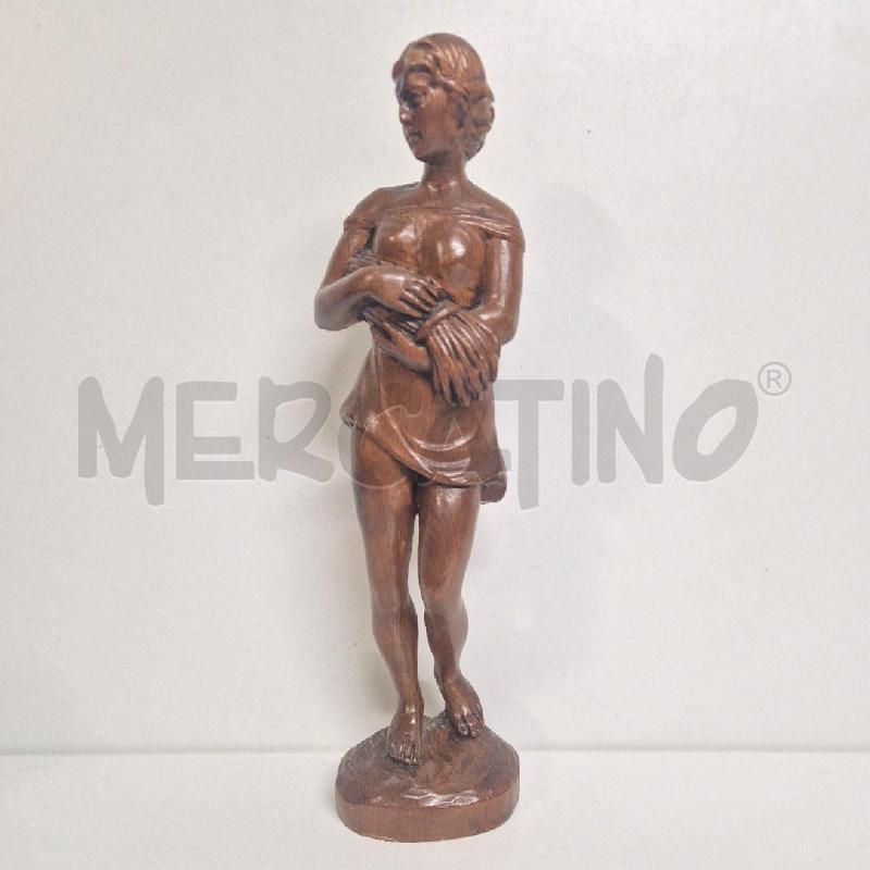 STATUA LEGNO DONNA FASCI NELLE MANI | Mercatino dell'Usato Cervia 1