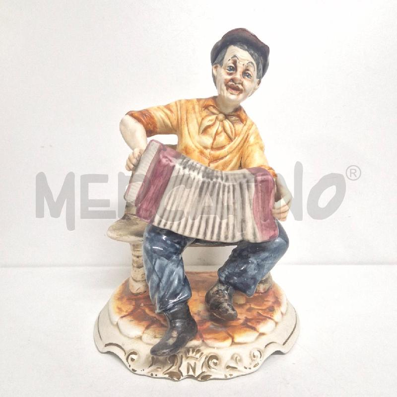 STATUINA CERAMICA UOMO CON FISARMONICA | Mercatino dell'Usato Cervia 1