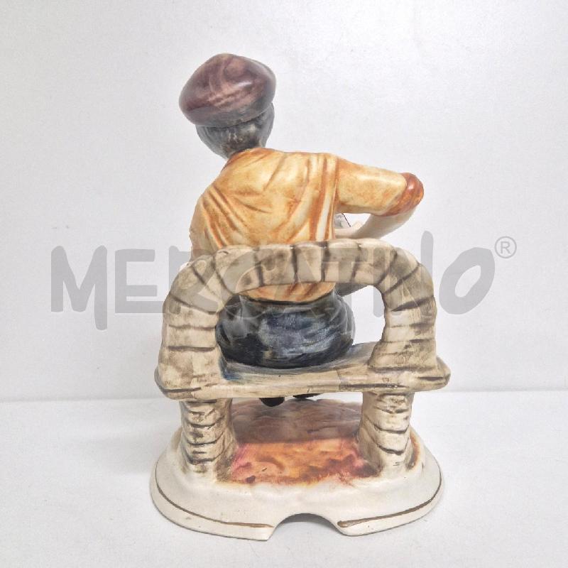 STATUINA CERAMICA UOMO CON FISARMONICA | Mercatino dell'Usato Cervia 4