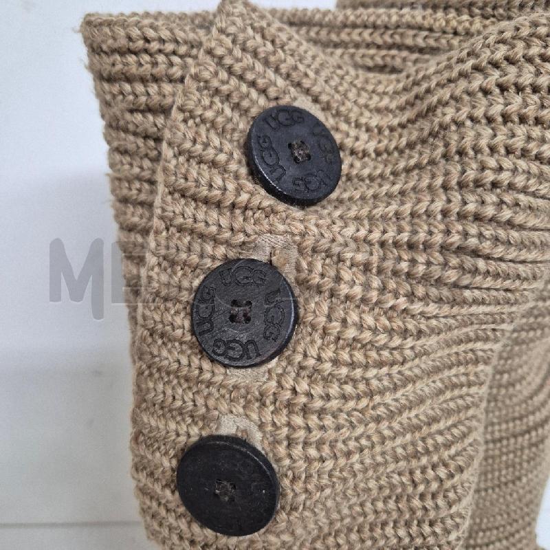 STIVALI DONNA UGG INTRECCIATI | Mercatino dell'Usato Cervia 2