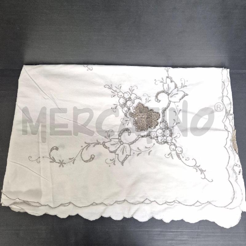 TOVAGLIA RETTANGOLA BIANCA CON RICAMI TORTORA 260X160 | Mercatino dell'Usato Cervia 1