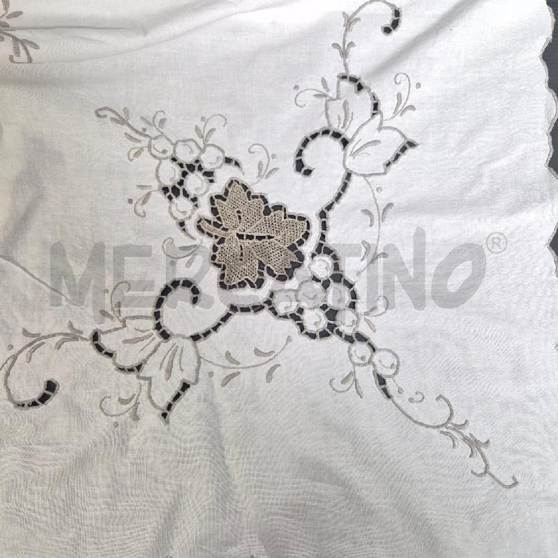 TOVAGLIA RETTANGOLA BIANCA CON RICAMI TORTORA 260X160 | Mercatino dell'Usato Cervia 3