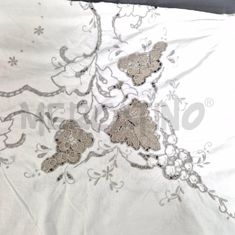 TOVAGLIA RETTANGOLA BIANCA CON RICAMI TORTORA 260X160 | Mercatino dell'Usato Cervia 4