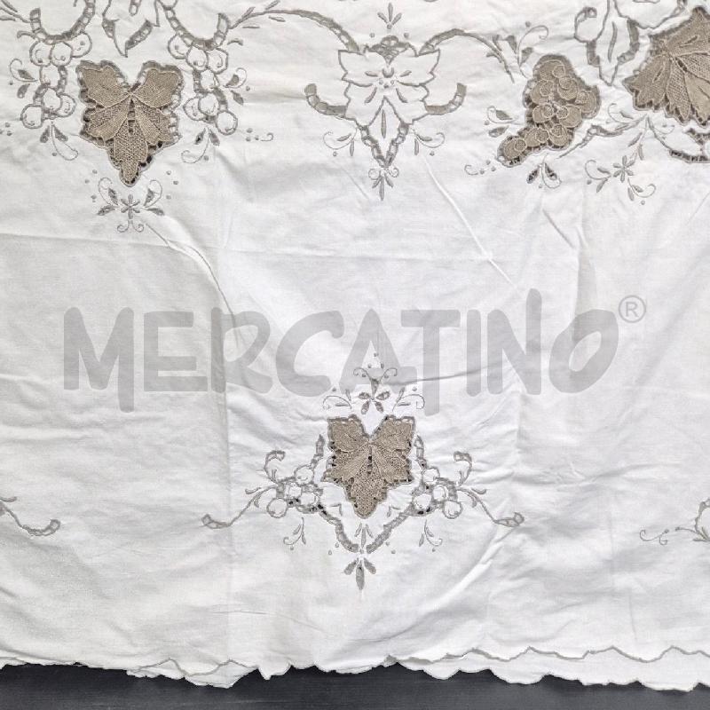 TOVAGLIA RETTANGOLA BIANCA CON RICAMI TORTORA 260X160 | Mercatino dell'Usato Cervia 5