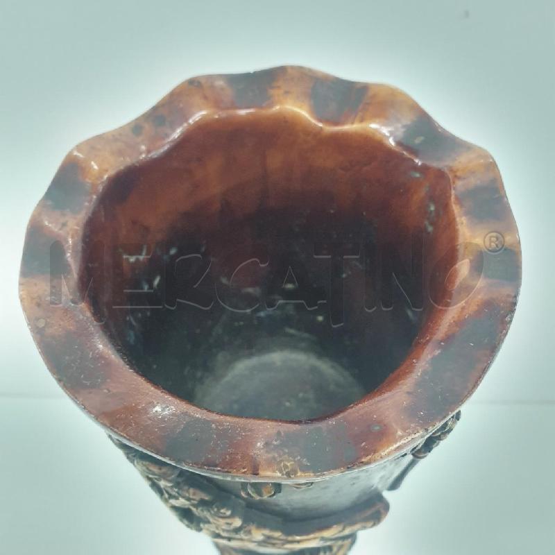 VASO LEGNO CON FIGURE IN RILIEVO | Mercatino dell'Usato Cervia 4