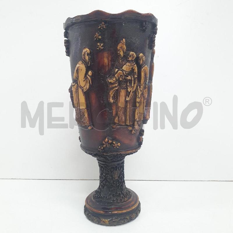 VASO LEGNO CON FIGURE IN RILIEVO | Mercatino dell'Usato Cervia 5