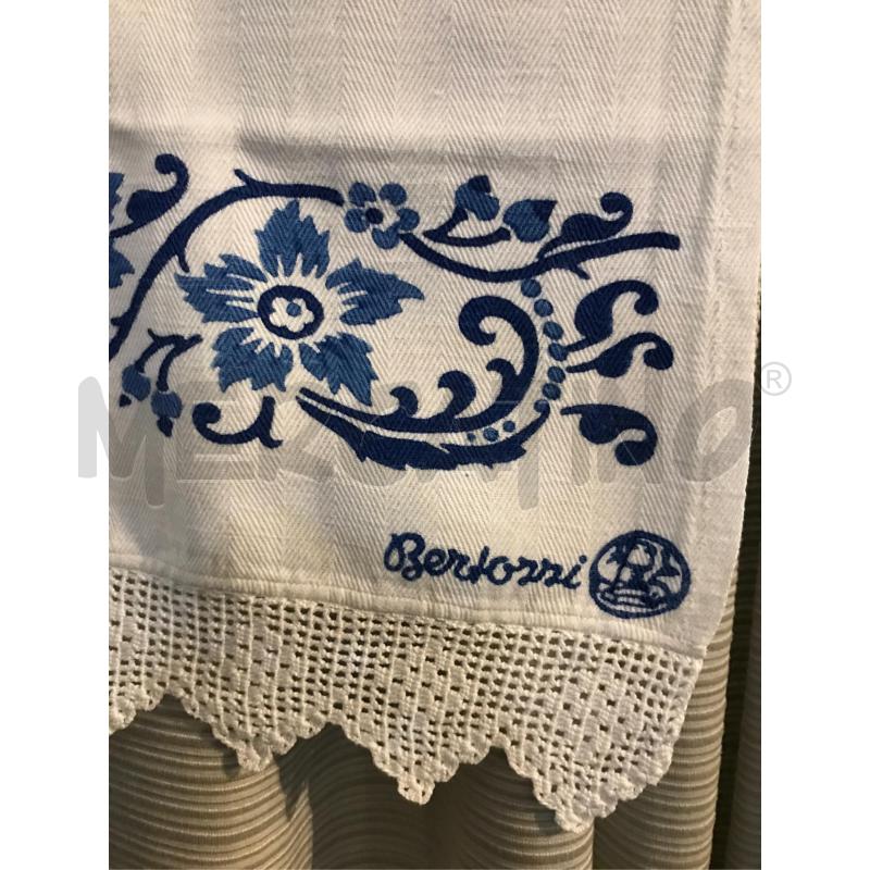 ASCIUGAMANO STAMPERIA BERTOZZI STAMPA FIORI BLU ROMAGNOLA BORDO UNCINETTO | Mercatino dell'Usato Faenza 2