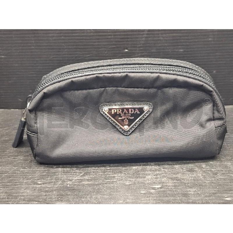 BEAUTY CASE PRADA IN RE NYLON NERO CON LOGO | Mercatino dell'Usato Lugo 3