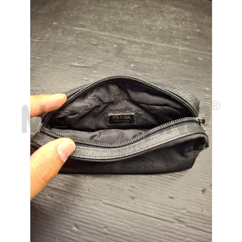 BEAUTY CASE PRADA IN RE NYLON NERO CON LOGO | Mercatino dell'Usato Lugo 5