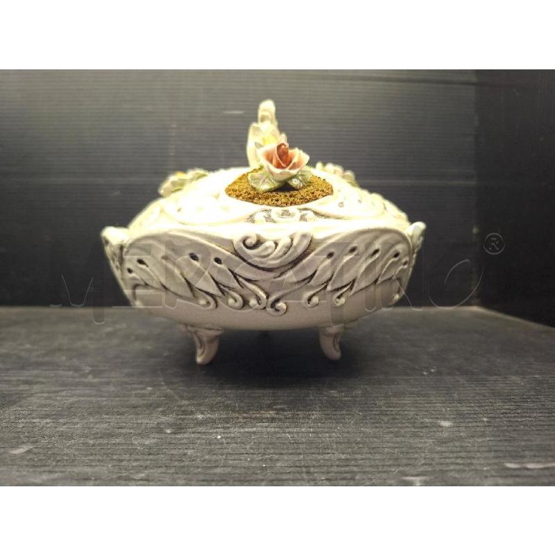 SCATOLINA CERAMICA VECCHIA CON FIORI | Mercatino dell'Usato Lugo 1