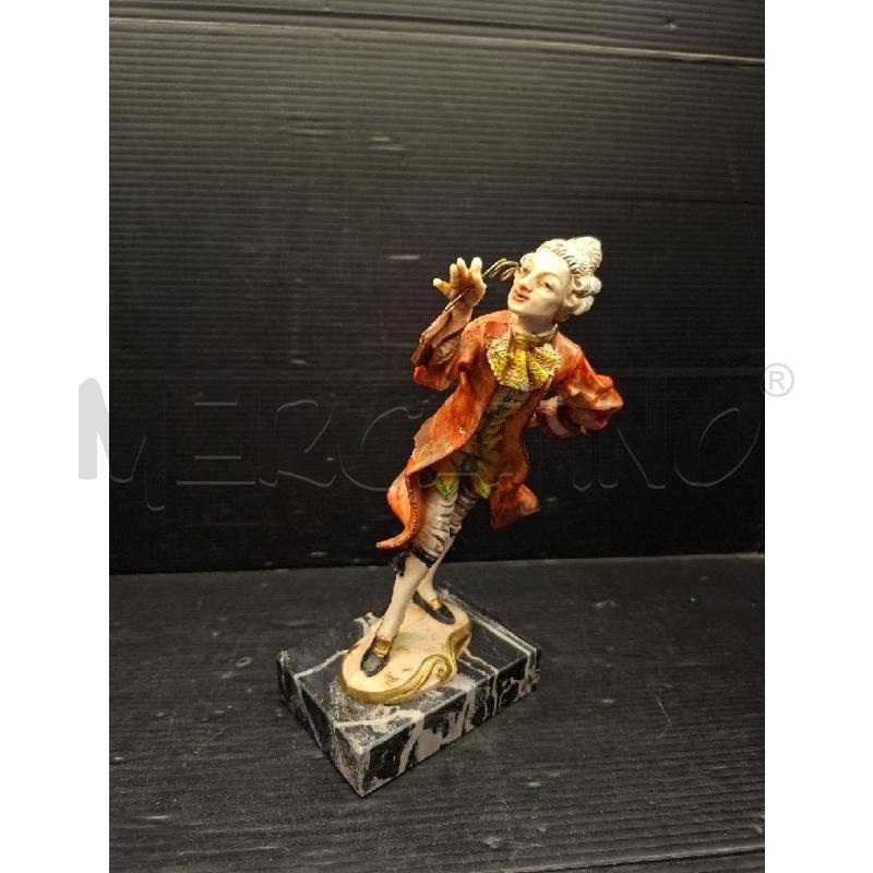 STATUINA IN CERAMICA GENUINE CARRARA MARBLE | Mercatino dell'Usato Lugo 1