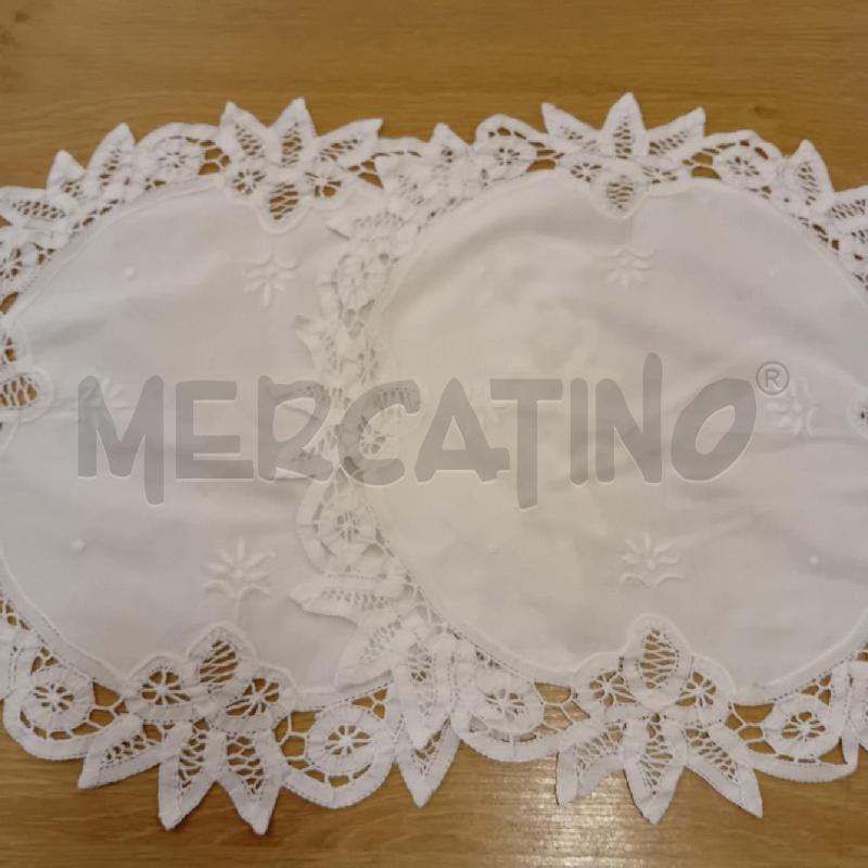 CENTRINO X2 ROTONDI RICAMATI | Mercatino dell'Usato Cesenatico 4