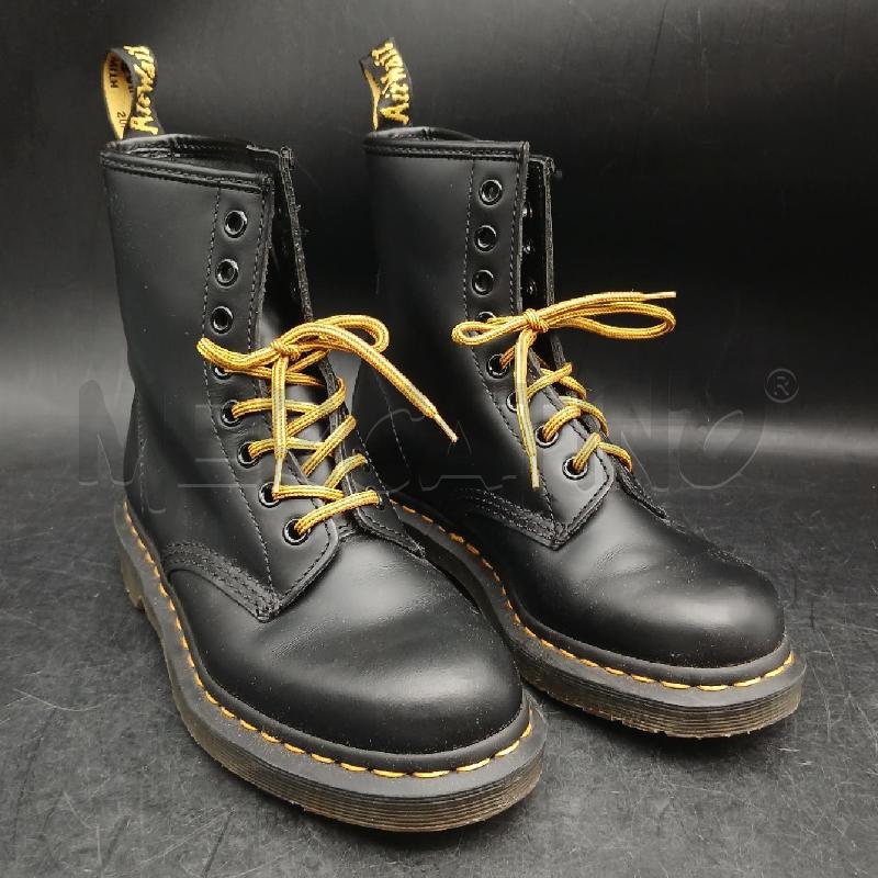 ANFIBI DONNA DR. MARTENS NERO LACCIO GIALLO  | Mercatino dell'Usato Roma garbatella 1