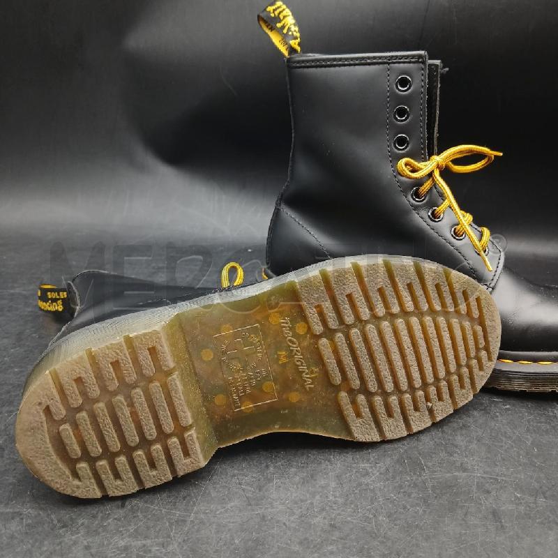 ANFIBI DONNA DR. MARTENS NERO LACCIO GIALLO  | Mercatino dell'Usato Roma garbatella 5