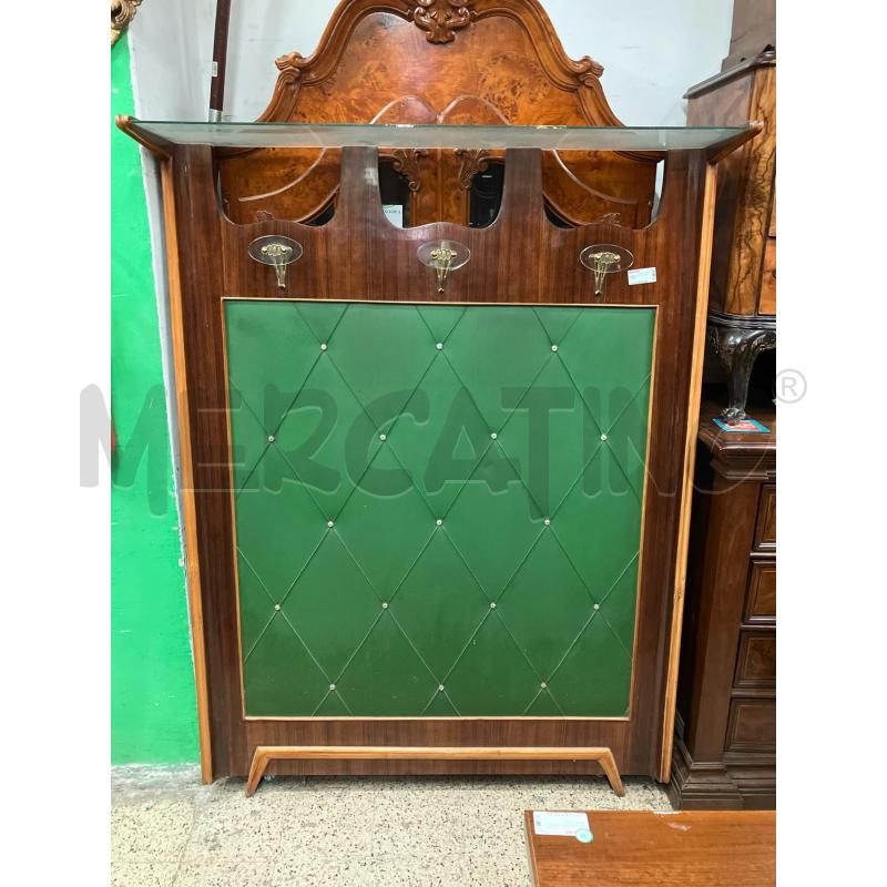 APPENDI ABITI A PARETE VERDE | Mercatino dell'Usato Roma garbatella 1