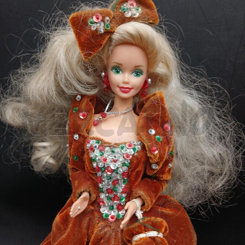 BARBIE HAPPY HOLIDAYS 1991 VESTITO IN VELLUTO MARRONE | Mercatino dell'Usato Roma garbatella 2