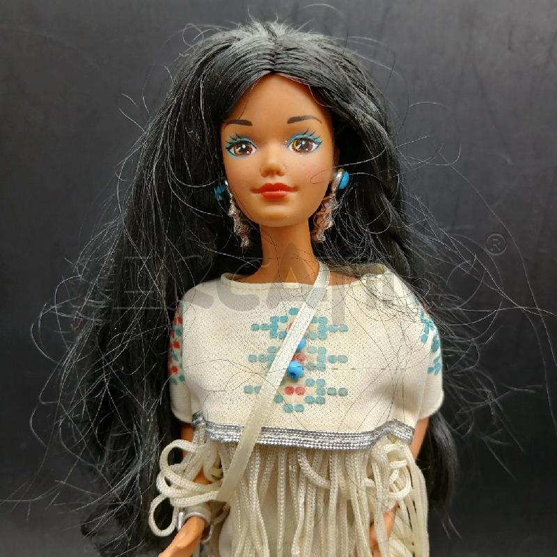 BARBIE NATIVA AMERICANA EDIZIONE SPECIALE MATTEL DOLLS OF THE WORLD CON STAND | Mercatino dell'Usato Roma garbatella 2