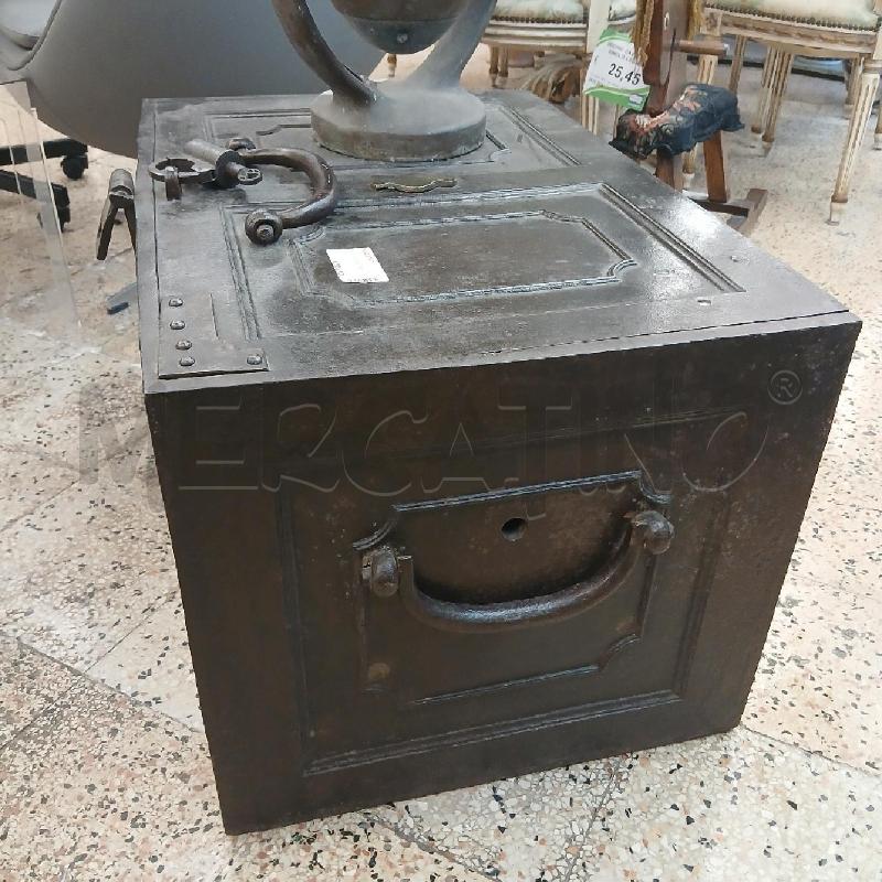 BAULE CASSAFORTE ANTICA  | Mercatino dell'Usato Roma garbatella 3