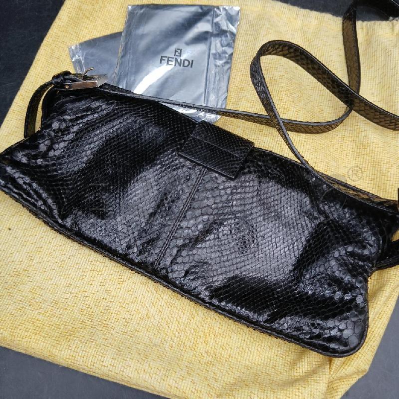 BORSA A SPALLA FENDI BAGUETTE PITONE  | Mercatino dell'Usato Roma garbatella 5