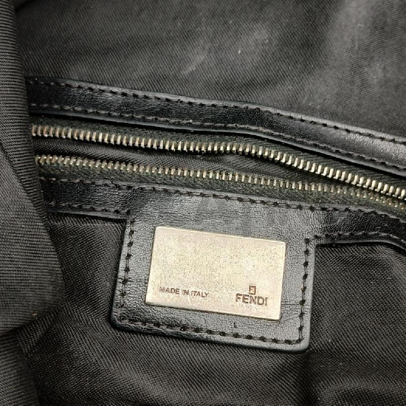 BORSA A SPALLA FENDI PELLE NERO  | Mercatino dell'Usato Roma garbatella 5