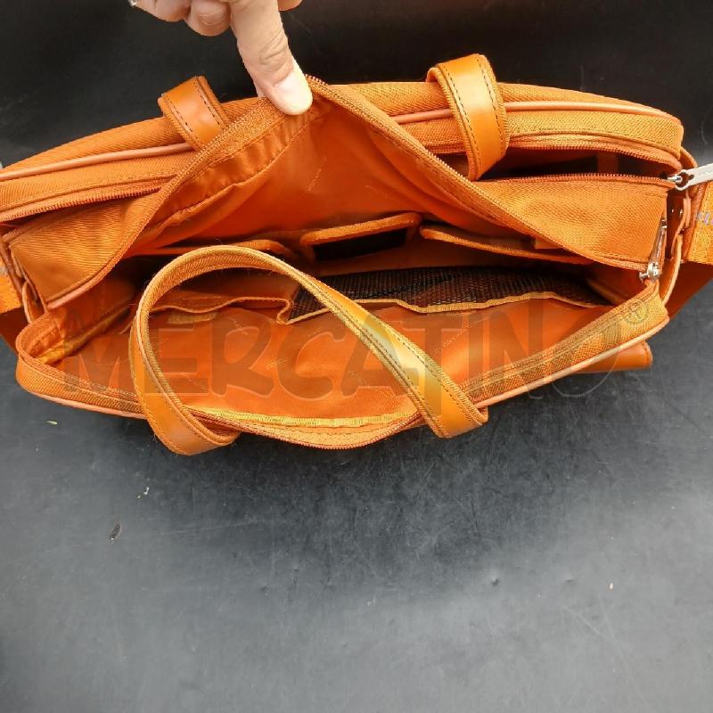 BORSA DONNA CARTELLA PIQUADRO ARANCION | Mercatino dell'Usato Roma garbatella 4