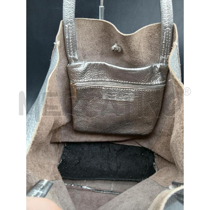 BORSA GENUINE LEATHER ARGENTATA  | Mercatino dell'Usato Roma garbatella 5