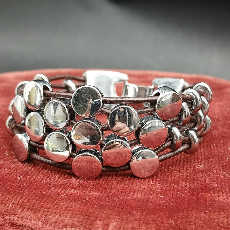 BRACCIALE SFERE ARGENTATE FILO CUOIO  | Mercatino dell'Usato Roma garbatella 2