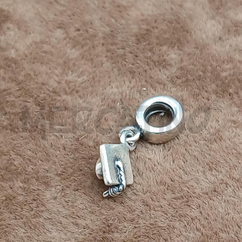 CHARM PANDORA CAPPELLO LAUREA | Mercatino dell'Usato Roma garbatella 1