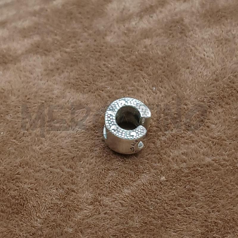 CHARM PANDORA LETTERA C | Mercatino dell'Usato Roma garbatella 1