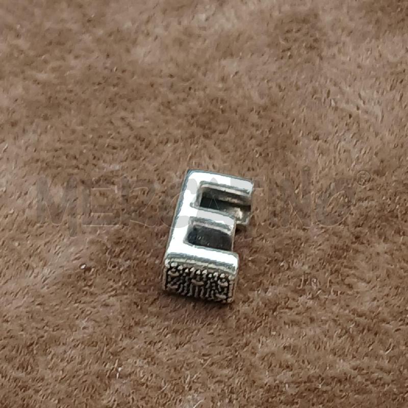 CHARM PANDORA LETTERA E | Mercatino dell'Usato Roma garbatella 1